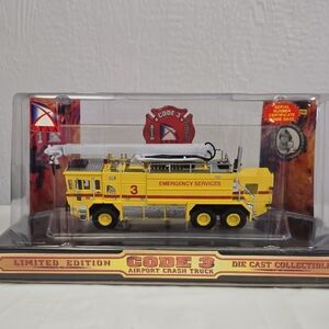 Code 3 Toronto Oshkosh Airport Crash Truck Item #12148